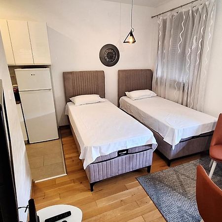Appartamento Lijepo Pozicioniran Stan, Atrakcije Blizu Podgorica Esterno foto